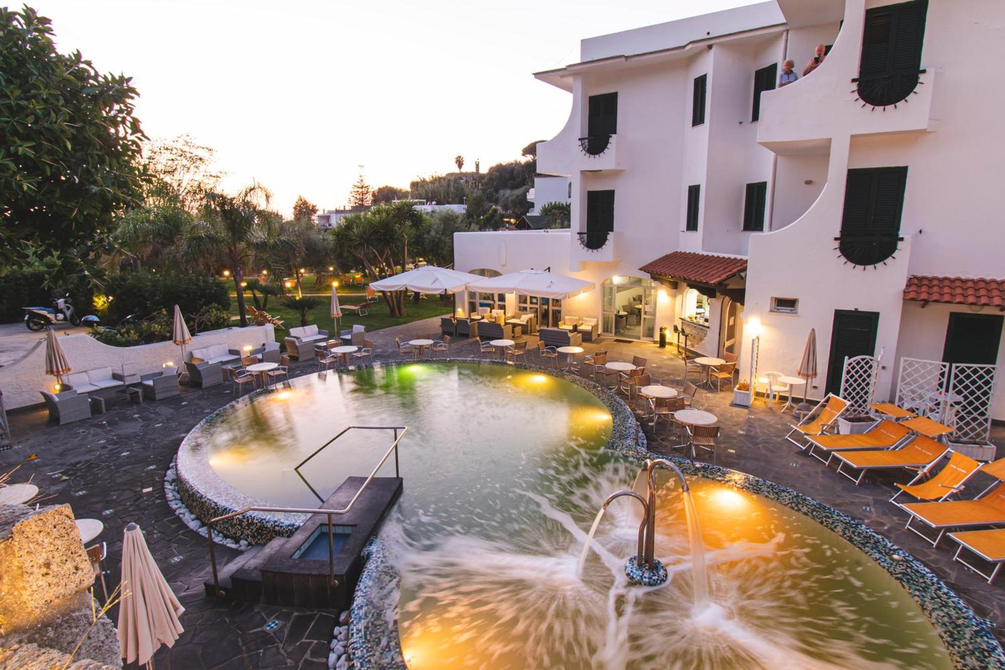 Hotel Park Victoria Forio  ภายนอก รูปภาพ